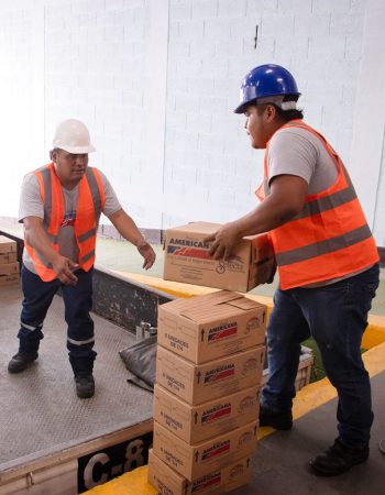 Entrega de producto a distribuidores.